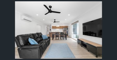 🌟 Modern, Secure & Spacious – Solar Smart Living in Bentley Park! - Photo 4