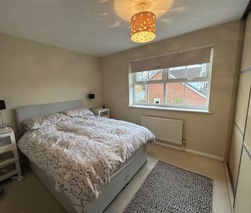 Tarn Close, Farnborough, GU14 - Photo 2