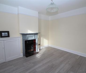 2 bedroom detached house to rent - Photo 2