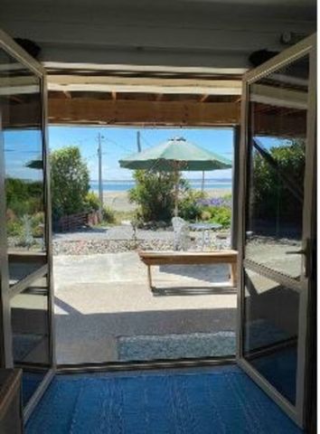 Property by the sea - Photo 3