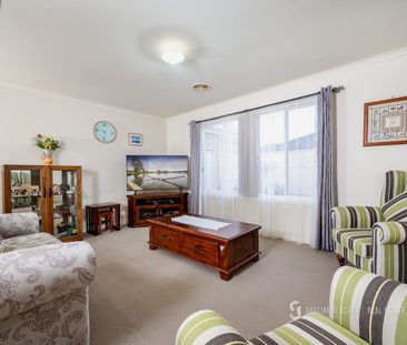 Stunning 4 bedroom home - Photo 2