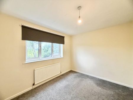 4 bedroom detached house to rent - Photo 4