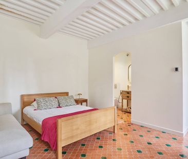 Maison à louer - Aix-en-Provence 6 pièces de 265 m² - Photo 6