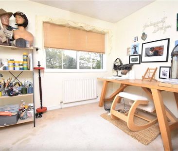 2 bedroom end of terrace house to rent - Photo 2