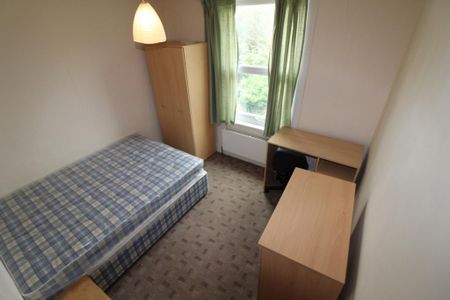 4 bedroom terraced house to rent - Photo 4