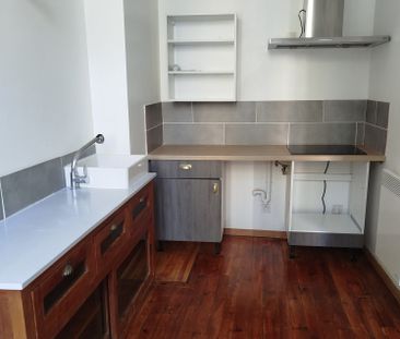 Location Appartement 2 pièces 44m² BAGNERES DE BIGORRE 65200 - Photo 2