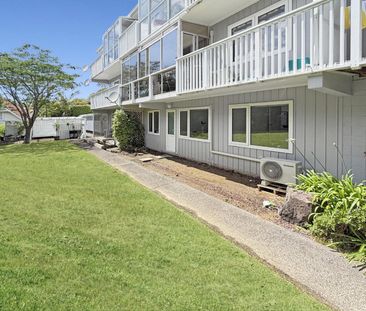 Newly Renovated Garden Apartment - Photo 4