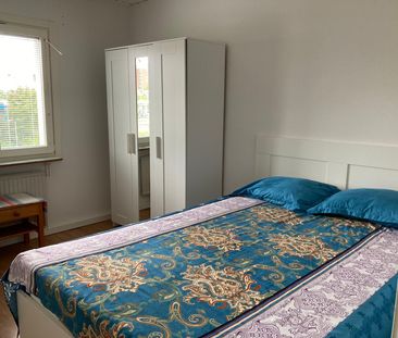 Sorögatan, Kista - Photo 1