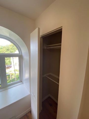 93 Lower Union St - Unit 3, 4 bed, 1.5 bath - Photo 5