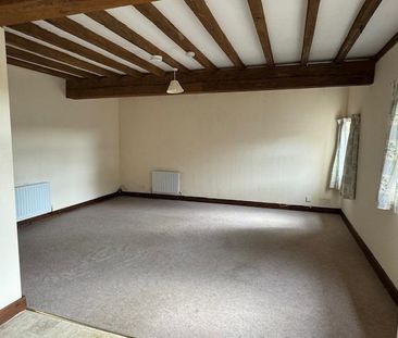 2 bedroom barn conversion to rent - Photo 1