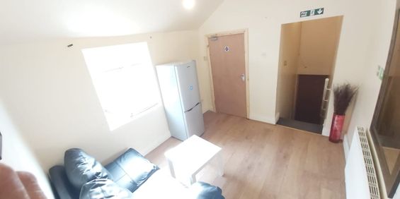 2 Bed Flat, Small Heath, B9 - Photo 3