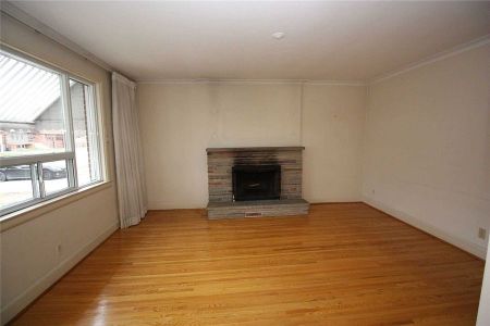 For Lease - 123 Ashbourne Drive, Toronto, Ontario - Photo 2