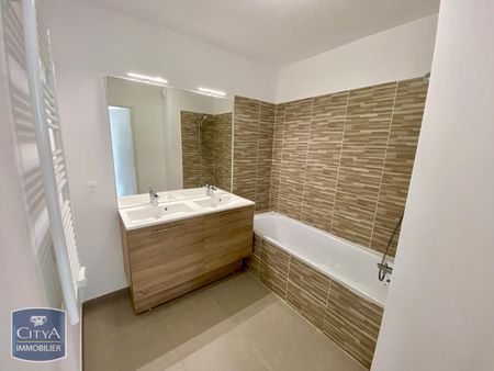 Location Appartement 3 pièces 62m² HYERES 83400 - Photo 3