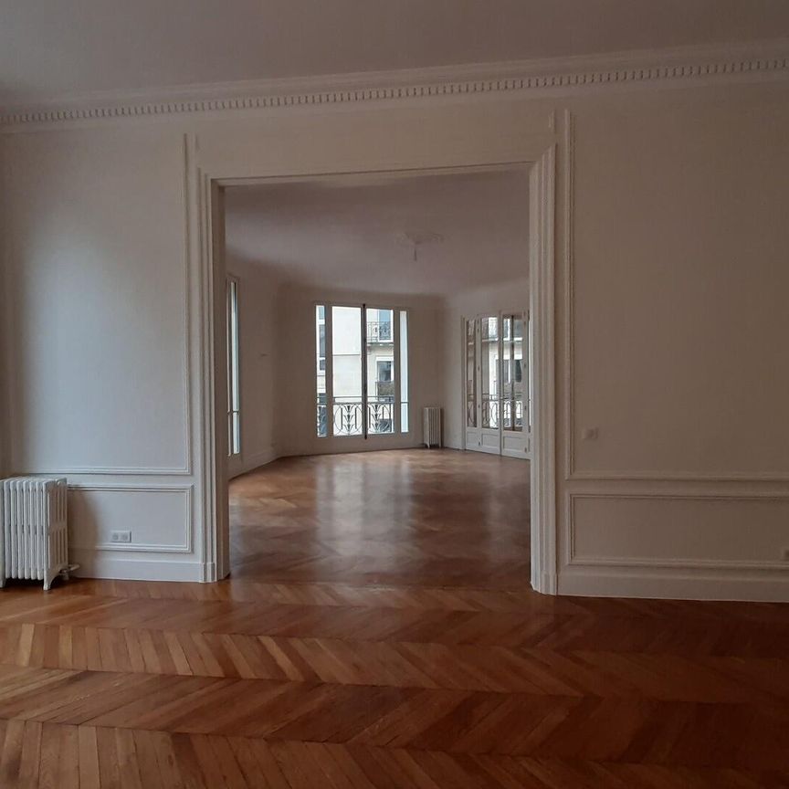 location Appartement T7 DE 304.1m² À PARIS - Photo 1