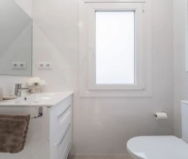 Room in a shared 4-bedroom apartment for rent in Ventas - Photo 6