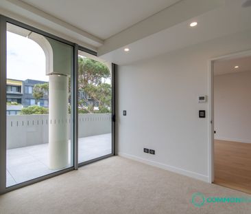 Modern 2-Bedroom Apartment with Expansive Balcony - Photo 4