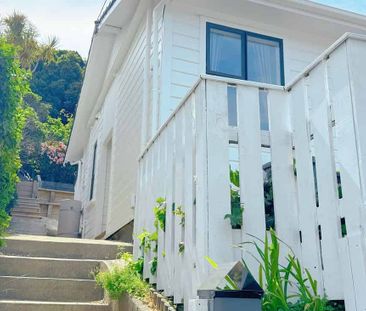 2-3 bedroom house. Close to shops and bus. - Photo 5