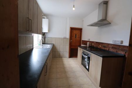 1 bedroom flat to rent - Photo 4
