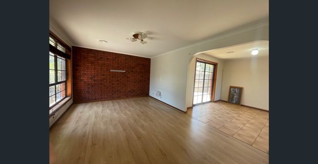 $570/w 3 Bedroom Home in Central Location Walking To Everywhere - Photo 1