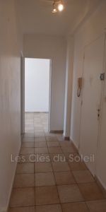 Location Appartement 2 pièces 41m² LA VALETTE DU VAR 83160 - Photo 4