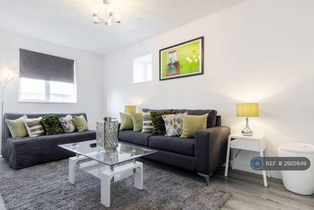 4 bedroom flat to rent - Photo 3