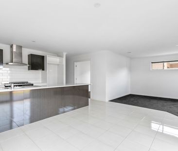 25 Isabel Street, Pakenham VIC 3810 - House For Rent | Domain - Photo 5