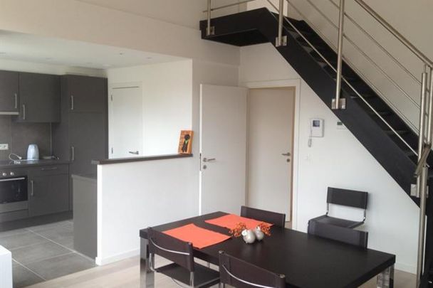 Proche de la Place du Luxembourg, Penthouse duplex meublé 3 chambres - Photo 1