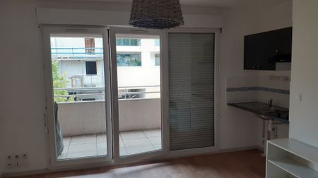 LOCATION AIX : T2 pièces (40 m²) avec place de parking souterrain. - Photo 4