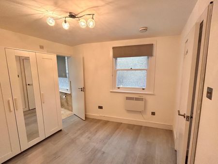 1 Bed Flat, Battersea Rise, SW11 - Photo 3