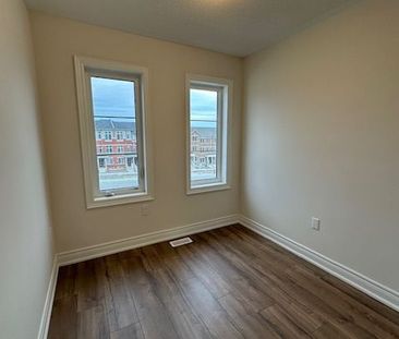 For Lease - 2906 Whites Road, Pickering, Ontario - Photo 3