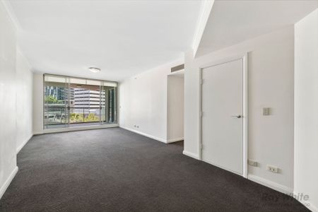 Conveniently Located 2 Bedroom Unit With Carspace - Photo 3