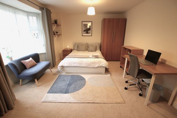 4 Bed Detached House, Lowry Grove, BS16 - Photo 1