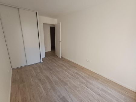 location Appartement T4 DE 80.8m² À BOBIGNY - Photo 3