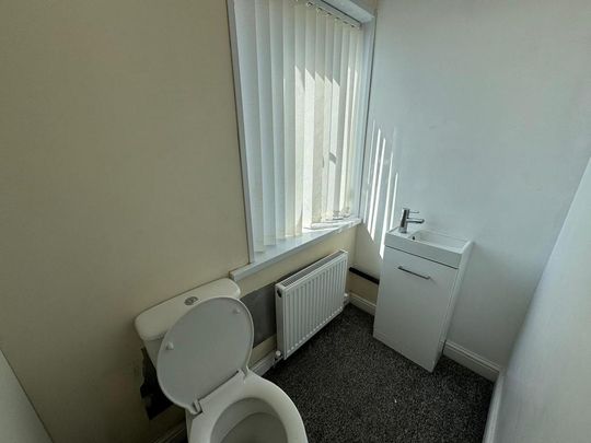 3 bedroom terraced house to rent - Photo 1