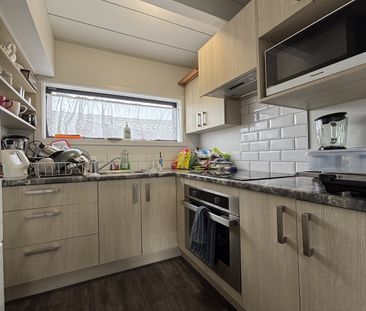8/16 Cecil Place - Photo 2