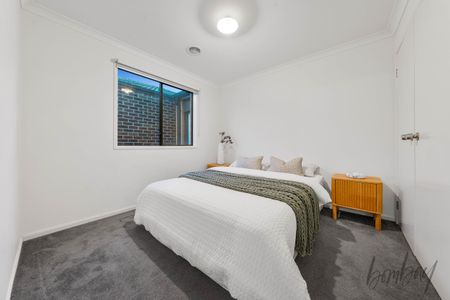 Spacious Family Living in Prime Mickleham Location - Photo 5