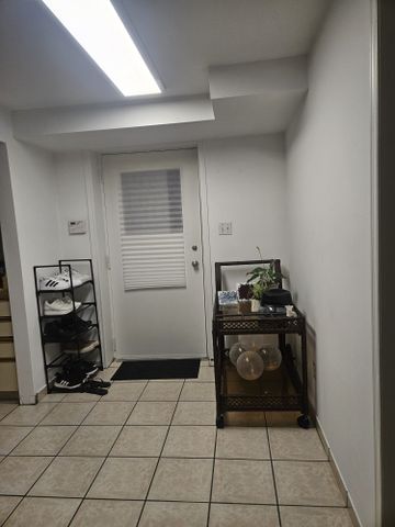 For Lease - 112 Trafalgar Square Unit# Lower, Vaughan, Ontario - Photo 4