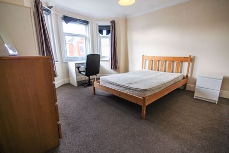 Castle Road, Bournemouth - Photo 3