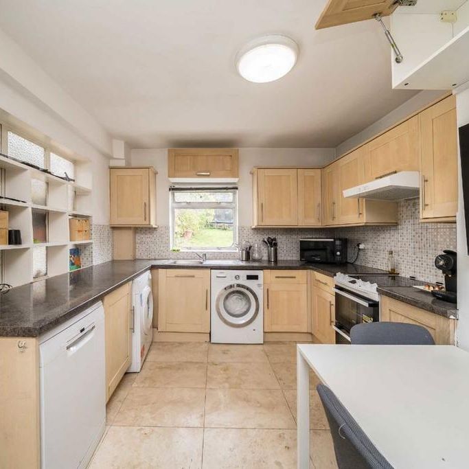 5 bedroom house to rent - Photo 1