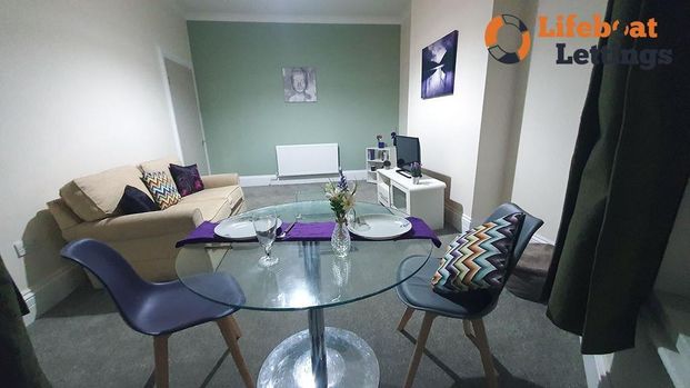 1 bedroom ground floor flat to rent - Photo 1