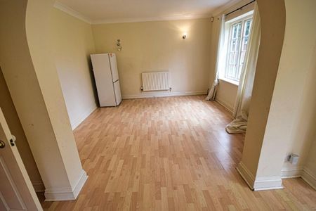 5 bedroom detached house to rent - Photo 3