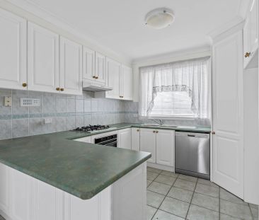 Low Maintenance Living! - UNDER APPLICATION - Photo 6