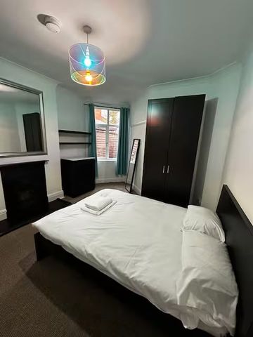 6 Bed Detached House, Middleborough Road, CV1 - Photo 2