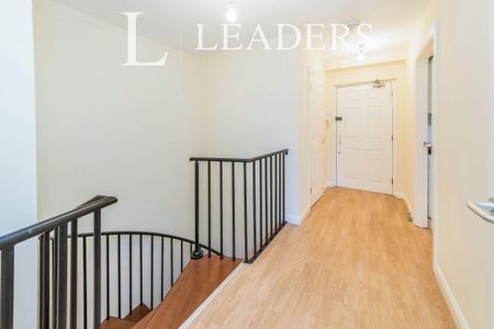 2 bedroom apartment to rent Brookland House, Dallaway Gardens, East Grinstead, RH19 - Photo 5