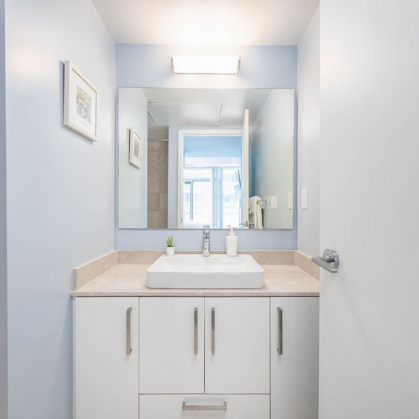 Deluxe Room - Waterfront Toronto - Photo 1