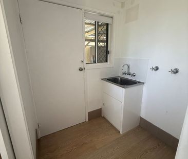 Comfortable Duplex in Quiet Culdesac - Excellent Neighbours, Easy A... - Photo 6