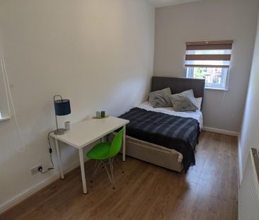 3 bedroom flat to rent - Photo 3