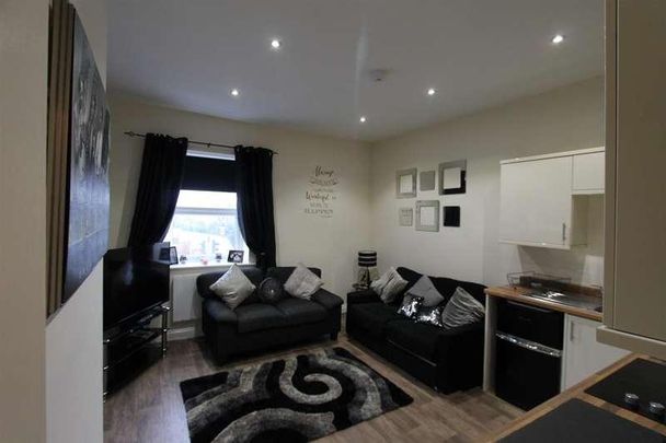 Carlton Road, Barnsley, S71 - Photo 1