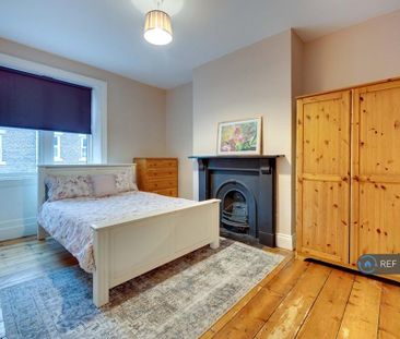 4 bedroom terraced house to rent - Photo 6