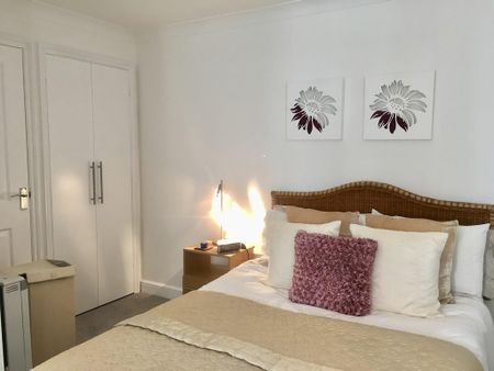 1 bedroom ground floor flat to rent - Photo 4